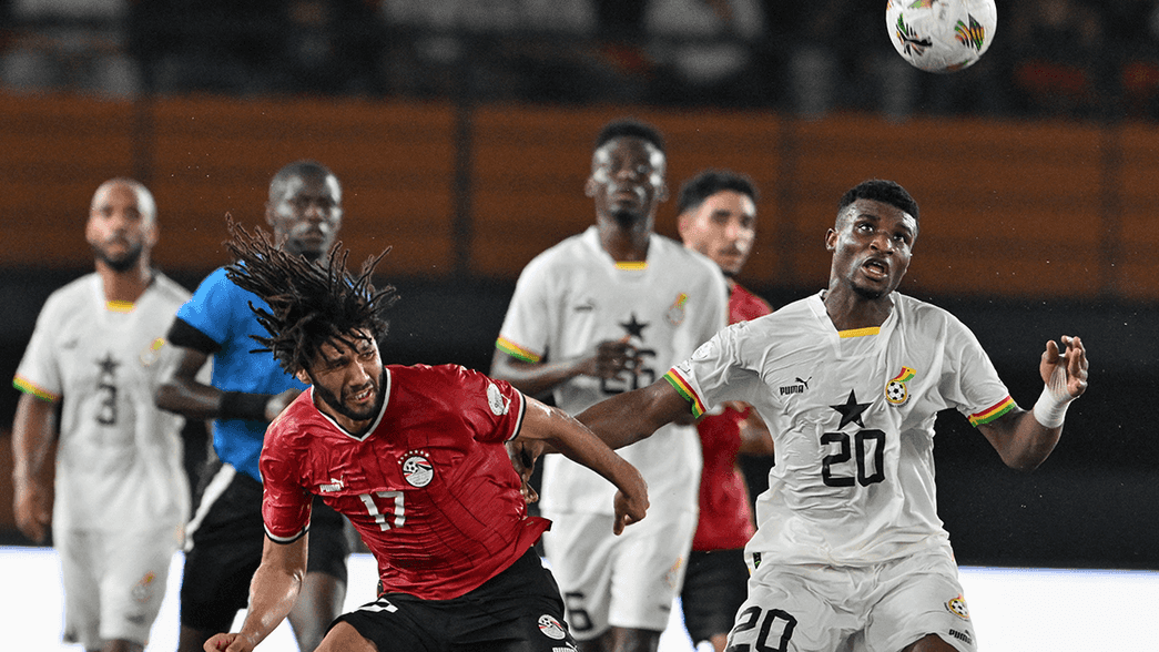 Mohamed Elneny playing for Egypt against Ghana