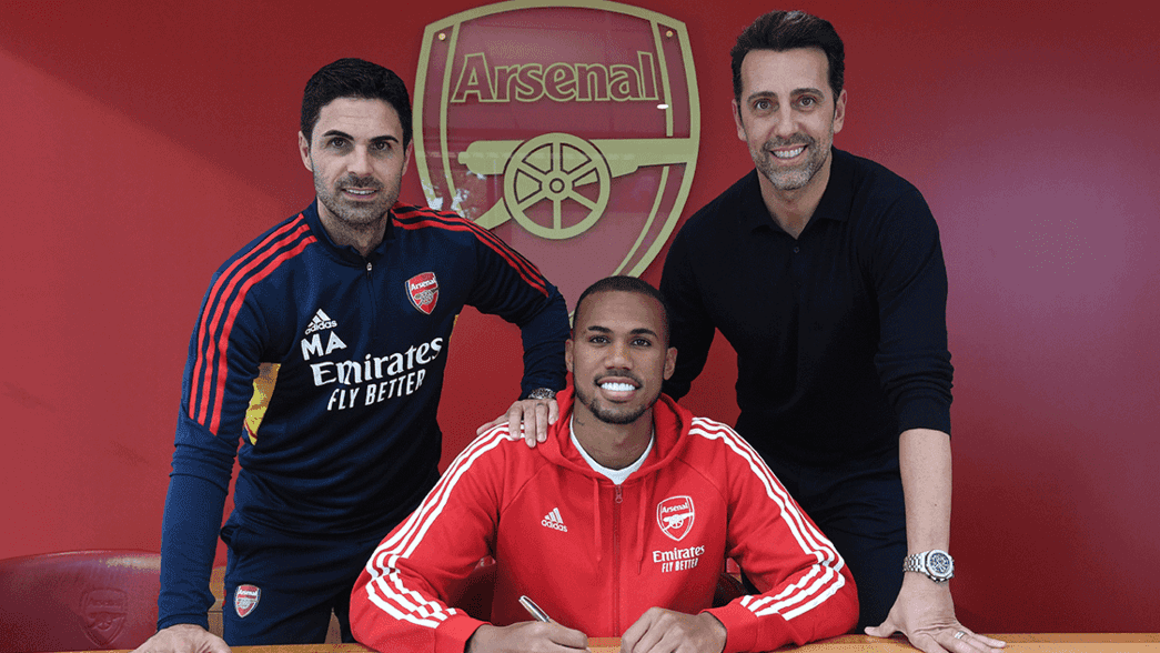 Gabriel signs his new Arsenal contract
