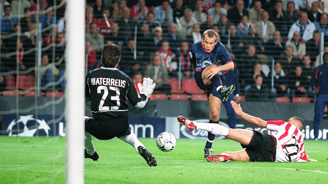 Freddie Ljungberg scores against PSV Eindhoven in 2002
