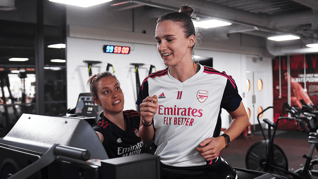 Vivianne Miedema in the gym on the treadmill