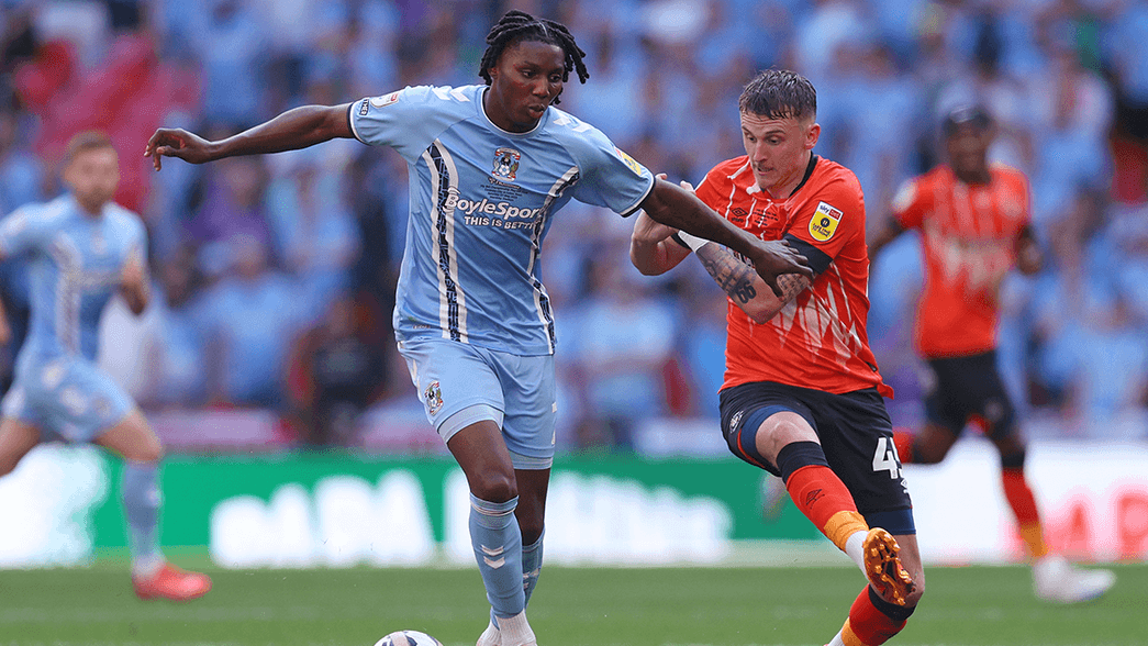 Brooke Norton-Cuffy playing for Coventry City in the Championship play-off final