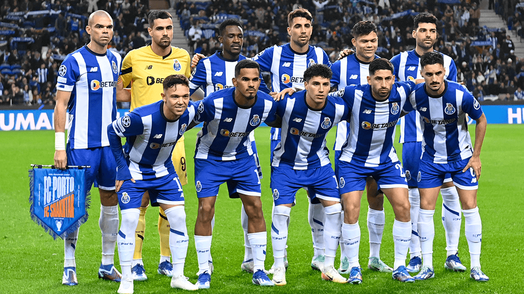 Porto line up for a team photo