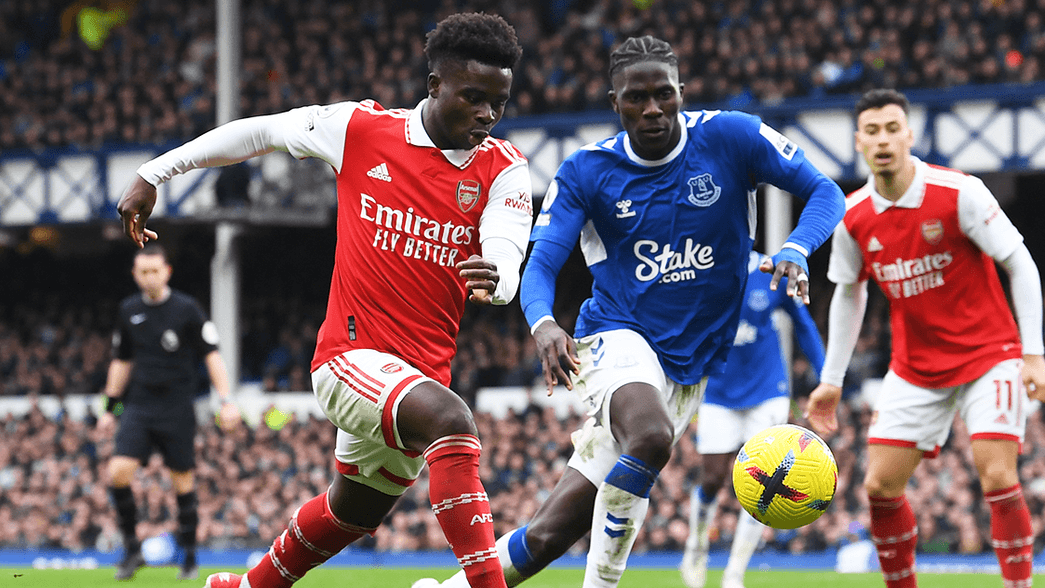 Bukayo Saka in action against Everton