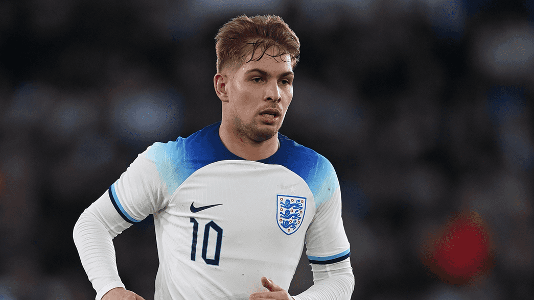 Emile Smith Rowe playing for England under-21s