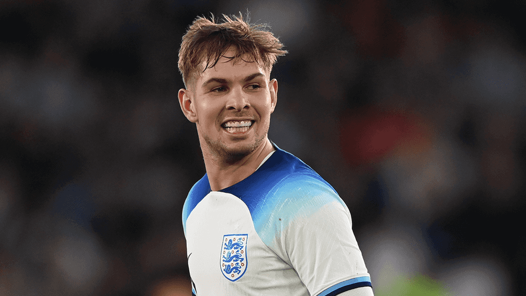 Emile Smith Rowe in action for England under-21s