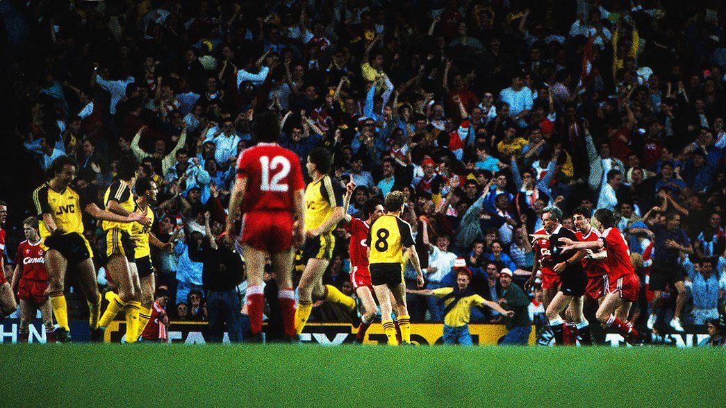 Alan Smith celebrates his goal at Anfield 89