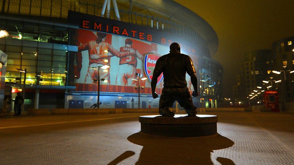 Emirates Stadium Thierry Henry statue
