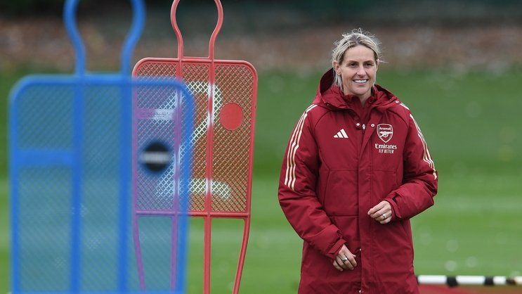 Kelly Smith returns as assistant coach